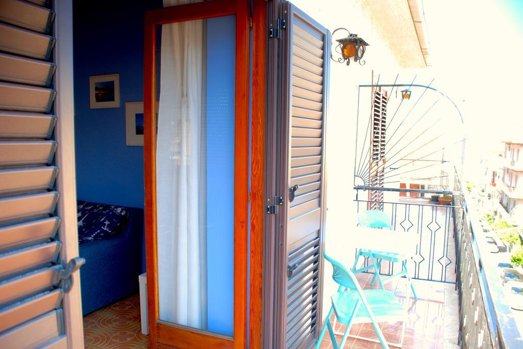 Casa Maccers Apartment Giardini Naxos Bilik gambar